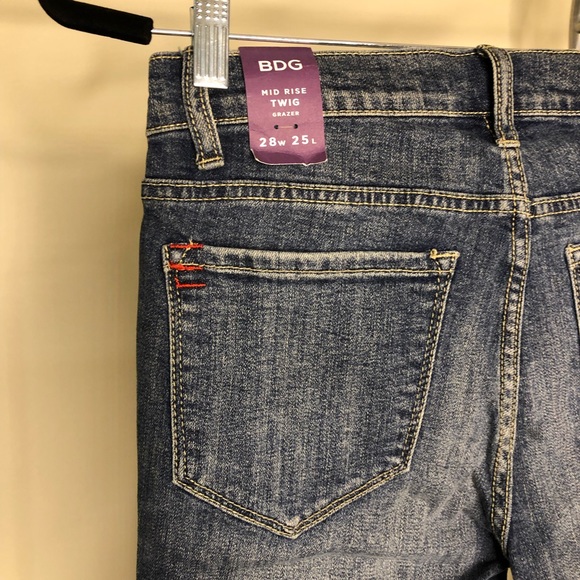BDG - Cropped Jean - Picture 2 of 4
